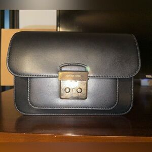 MICHAEL KORS BLACK BAG - WITH  2 STRAPS